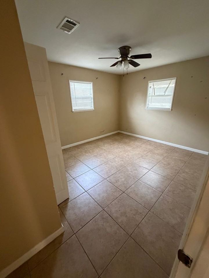 5120 Forsythe St - Photo 3 of 7