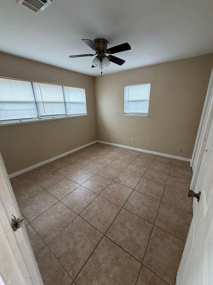 5120 Forsythe St - Photo 6 of 7