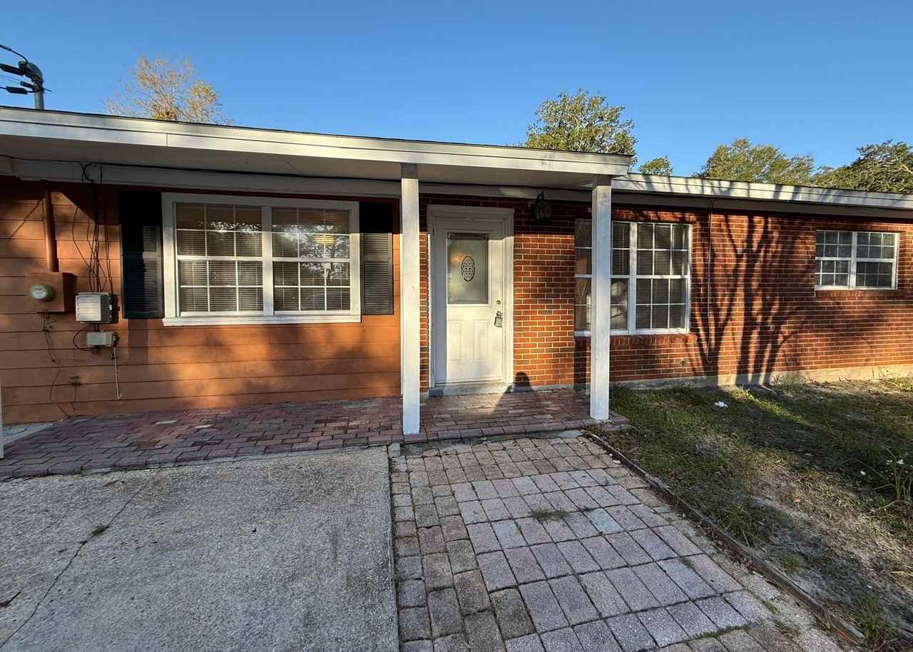 1405 Stanford Rd - Photo 2 of 29