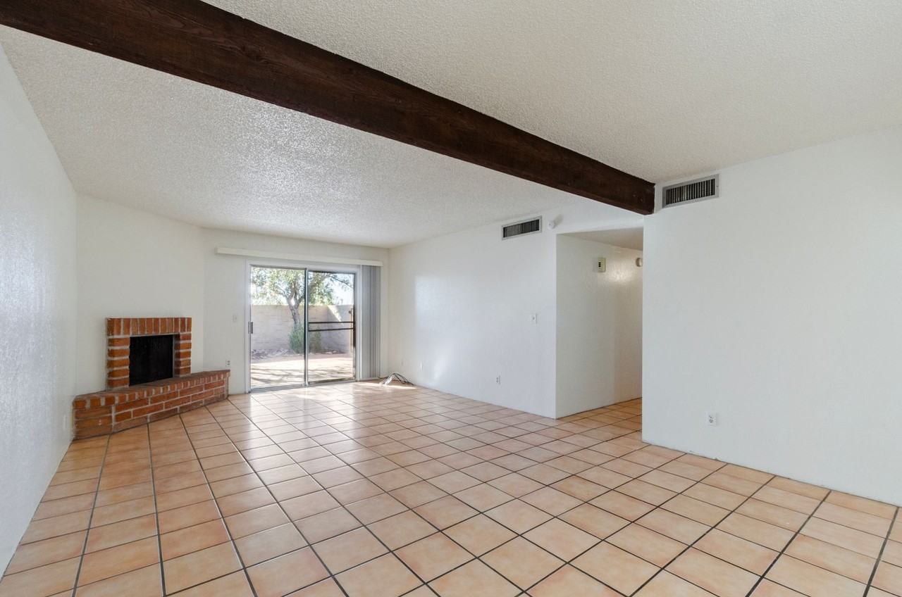 3035 N Desert Dr - Photo 4 of 31