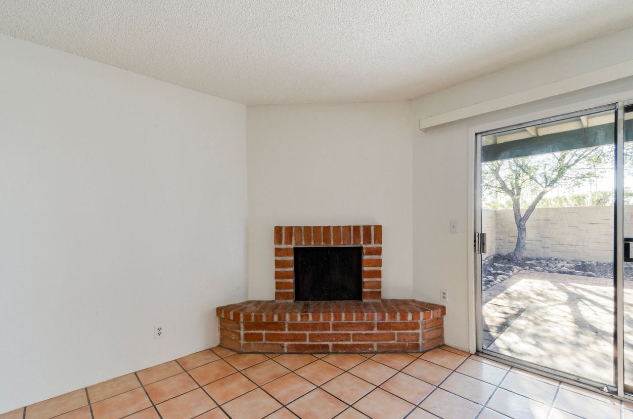 3035 N Desert Dr - Photo 6 of 31