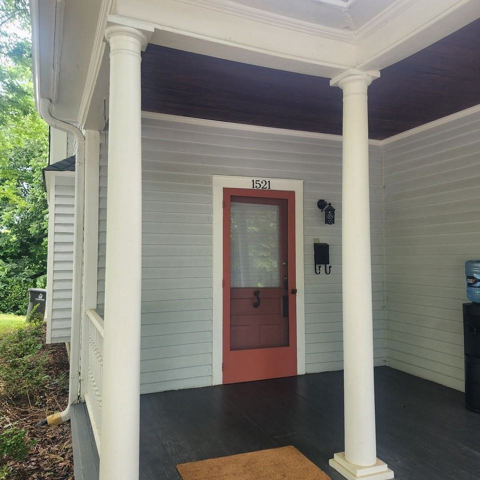 1521 Seneca St - Photo 2 of 17