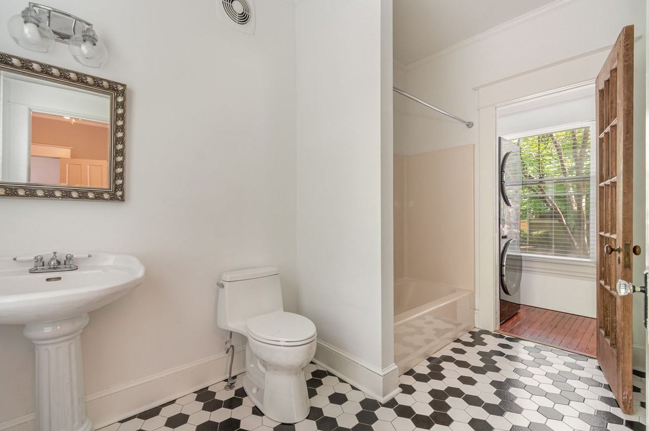 1521 Seneca St - Photo 3 of 17