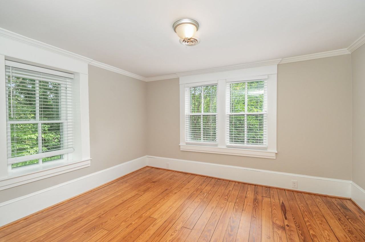 1521 Seneca St - Photo 7 of 17