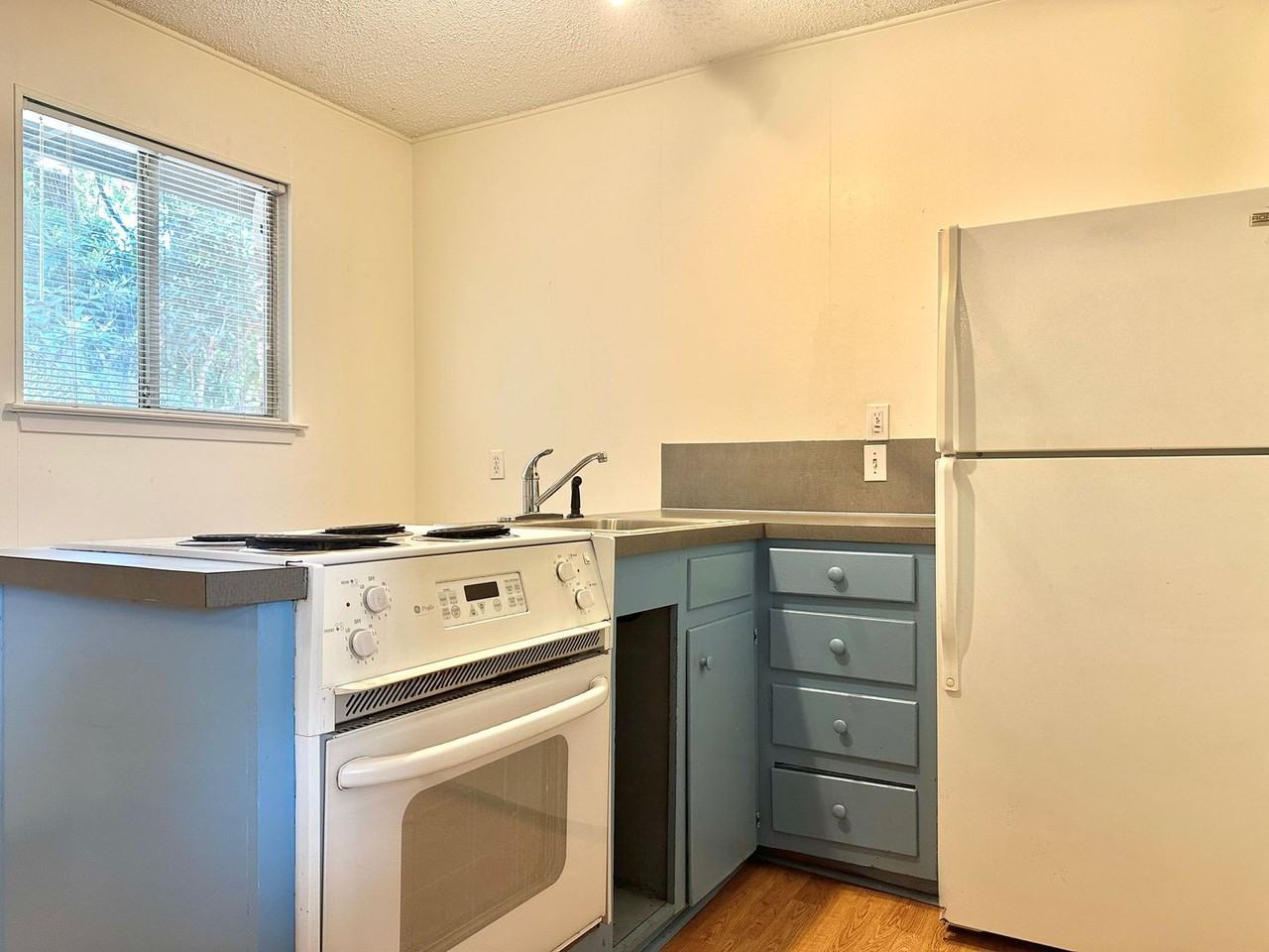 2721 Hemphill Park - Photo 5 of 8
