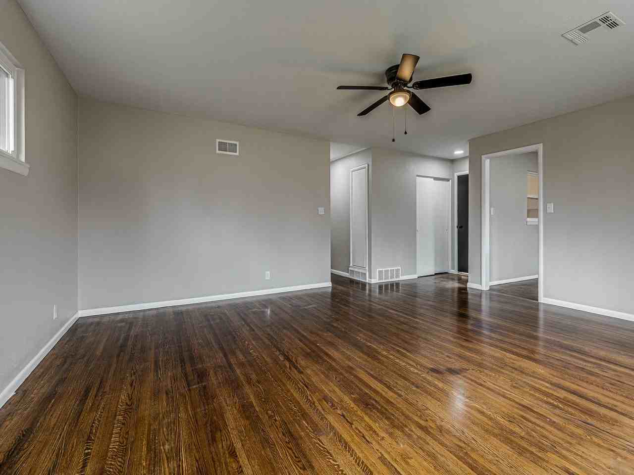 5735 E 28th St - Photo 5 of 26