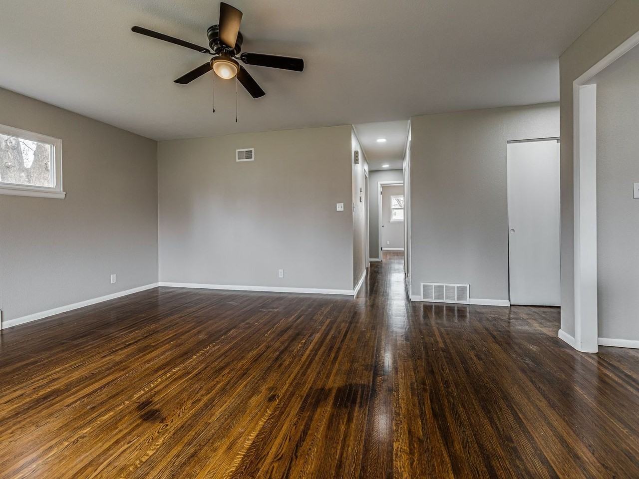 5735 E 28th St - Photo 6 of 26