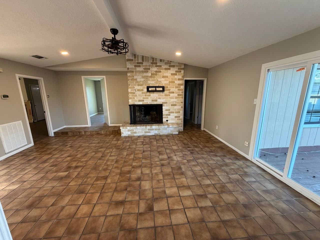 290 Rosine St - Photo 2 of 16