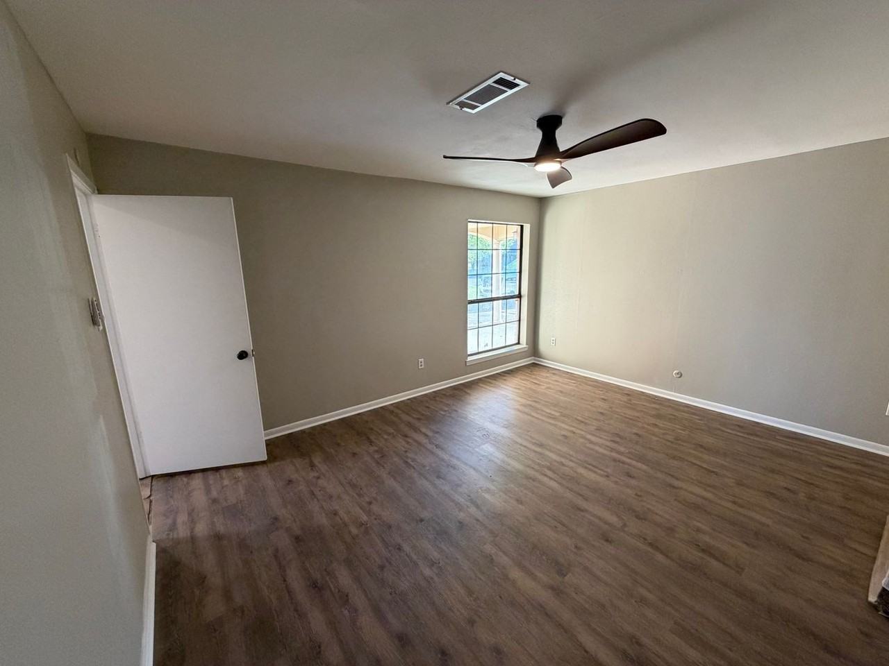 290 Rosine St - Photo 5 of 16