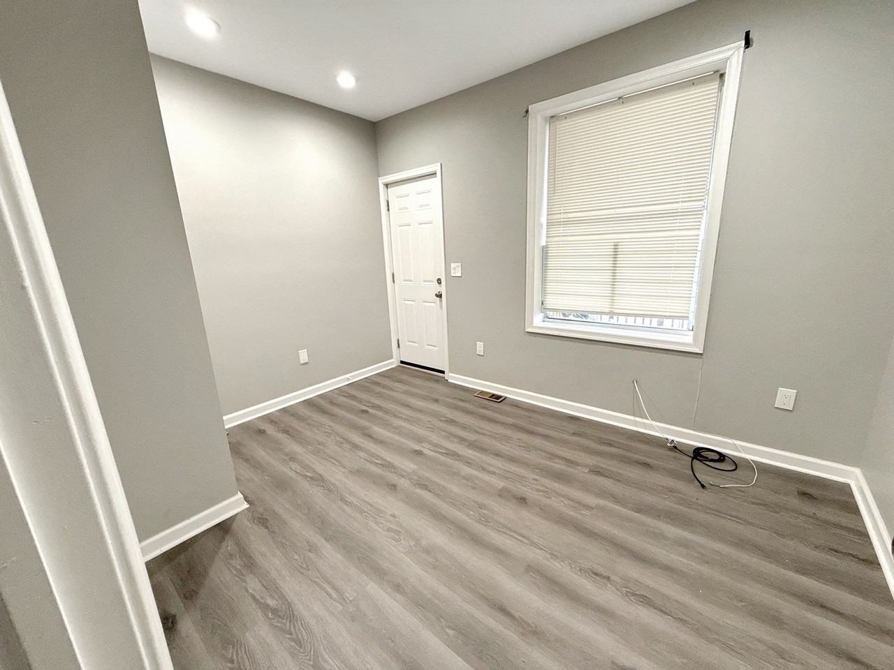 619 E 29th St - Photo 7 of 25