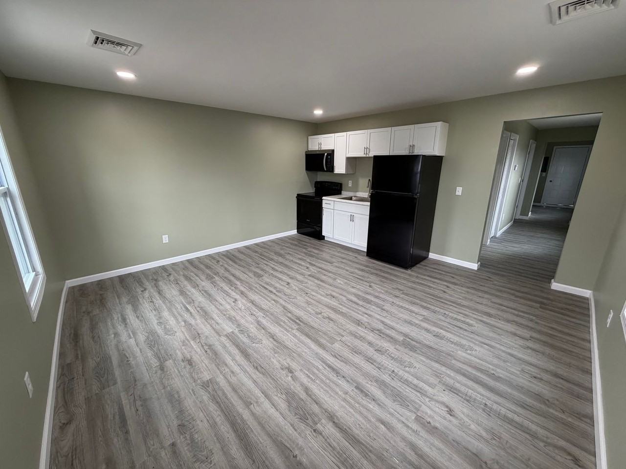 722 S Race St - Photo 5 of 7