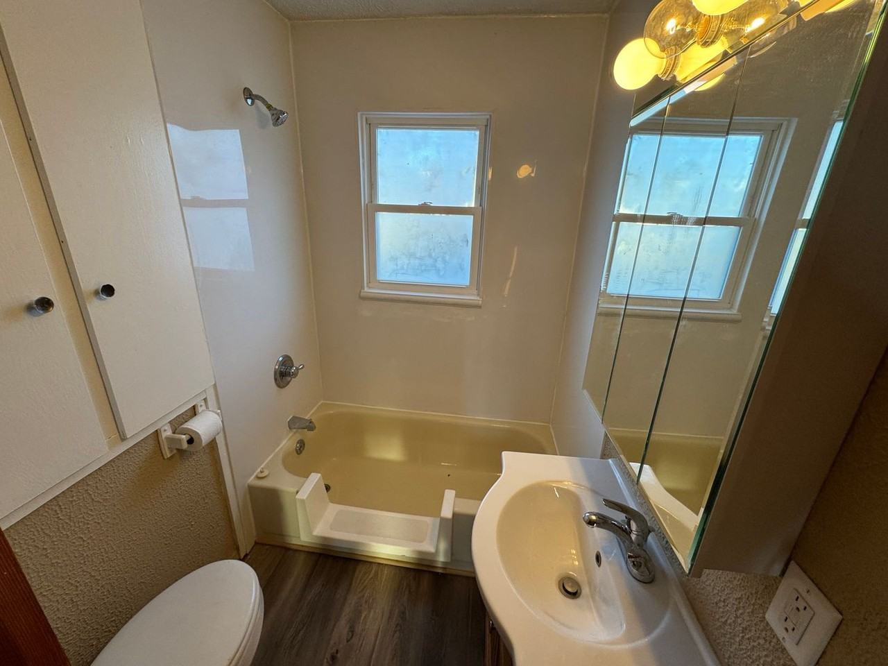 527 W Exchange St - Photo 7 of 9