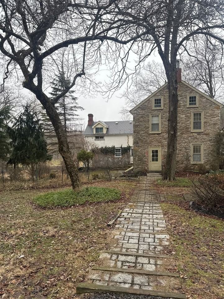 3686 Lower Saucon Rd - Photo 3 of 21