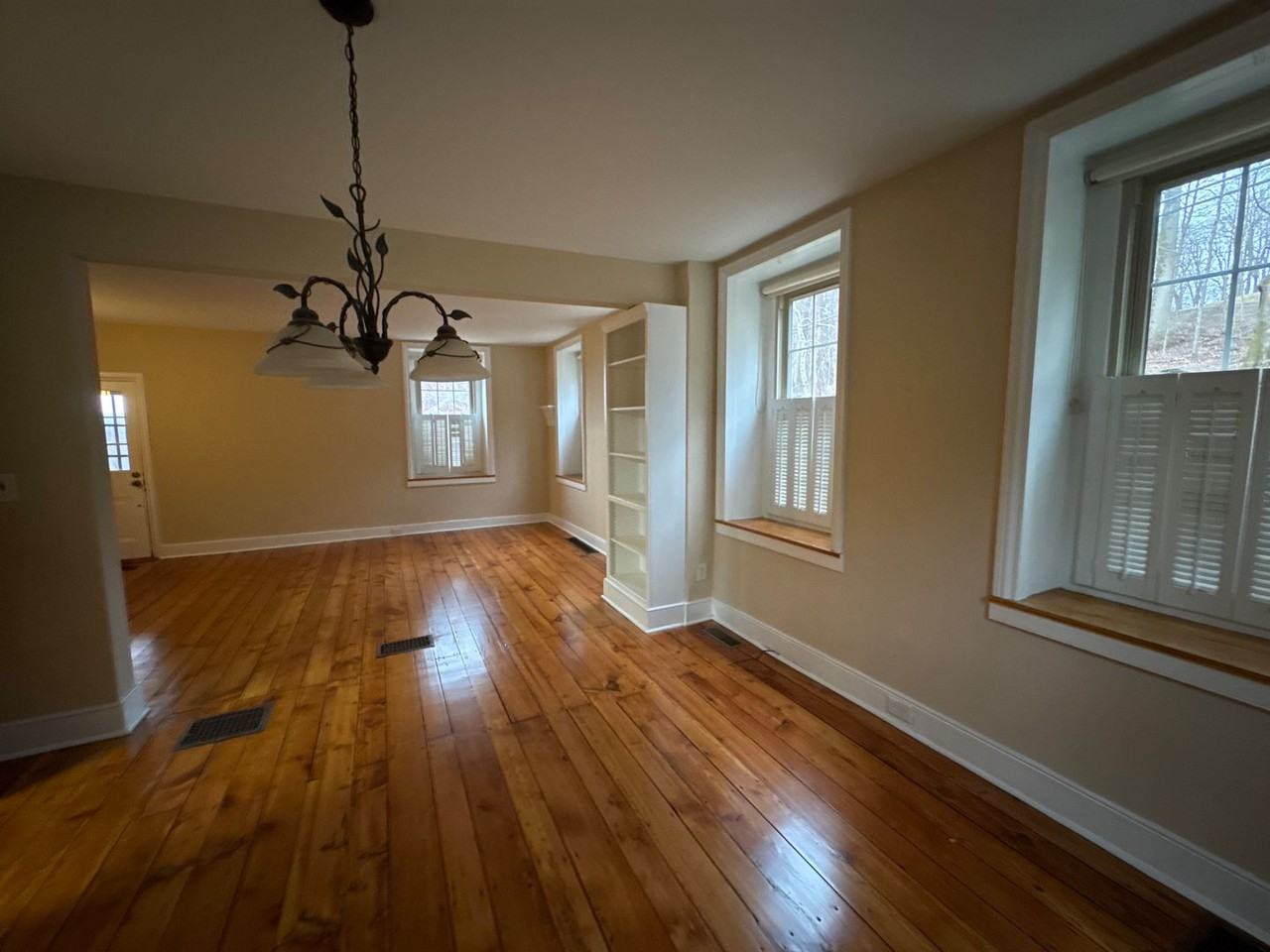 3686 Lower Saucon Rd - Photo 6 of 21
