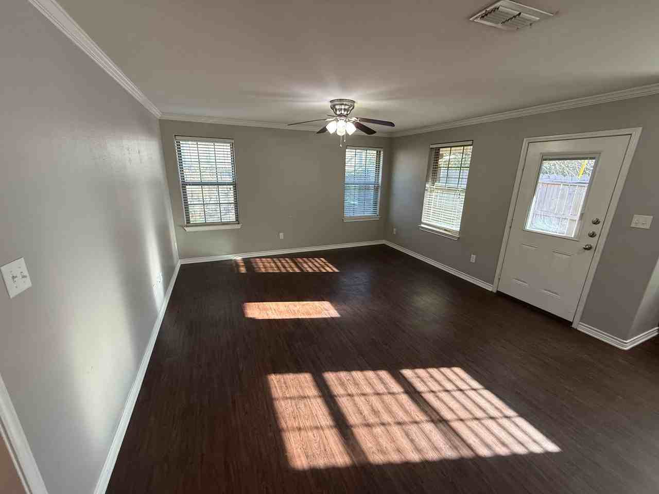 3992 Duchess Dr - Photo 3 of 17