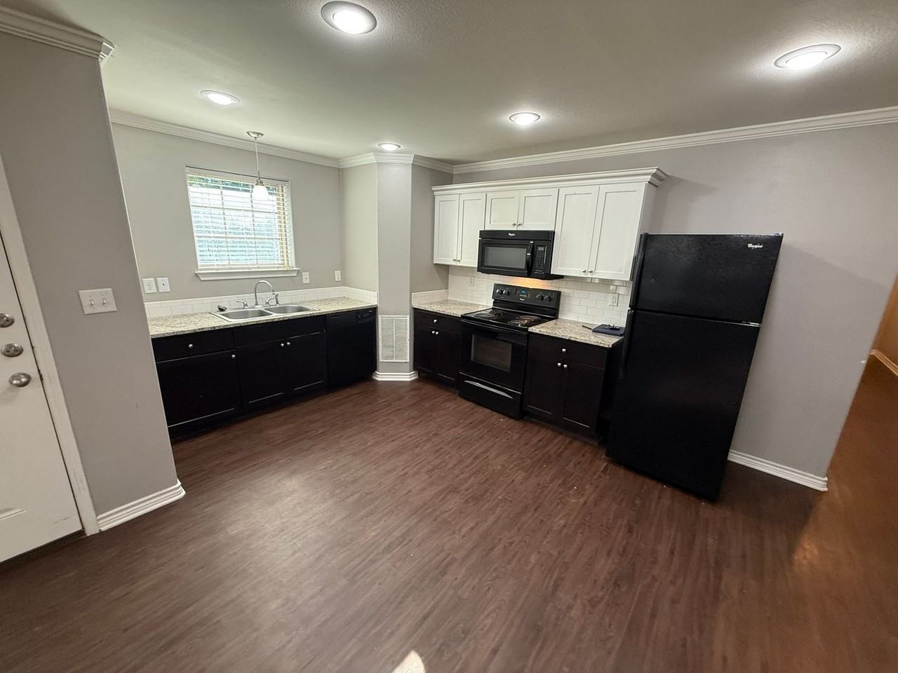 3992 Duchess Dr - Photo 6 of 17