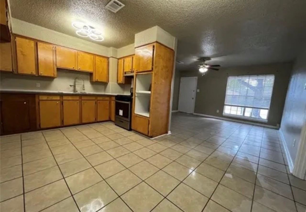 5303 Burdine St - Photo 3 of 11