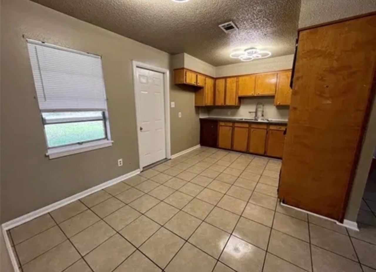 5303 Burdine St - Photo 4 of 11