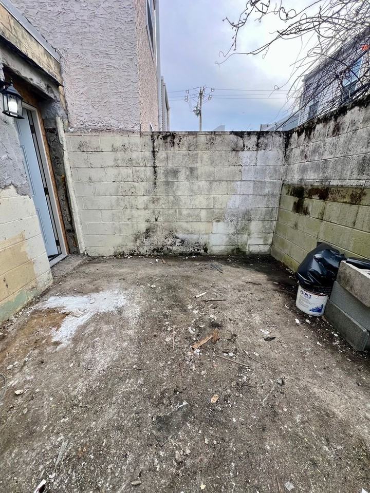 2312 Greenwich St - Photo 3 of 3