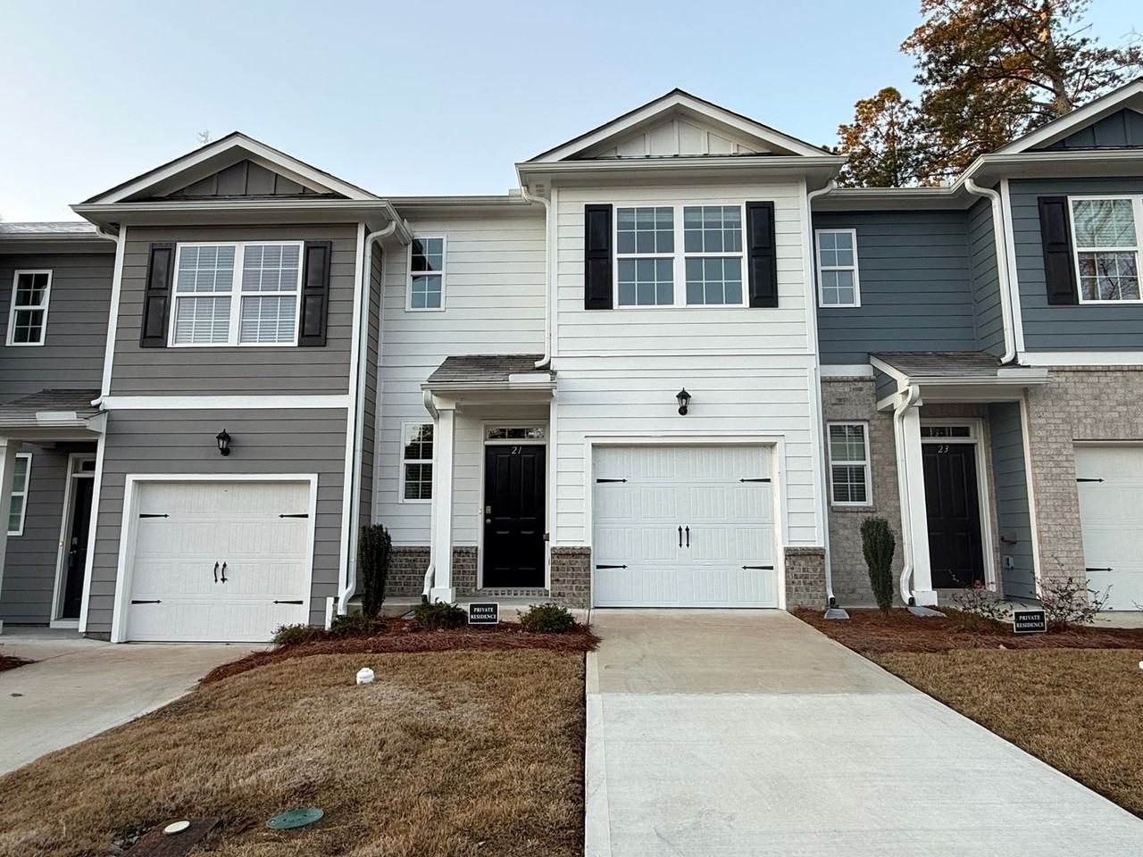 21 Sweetspire Dr Nw