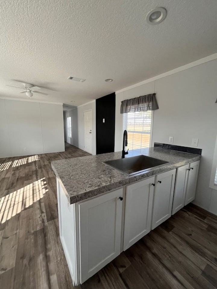 4323 Studstill Rd - Photo 7 of 10