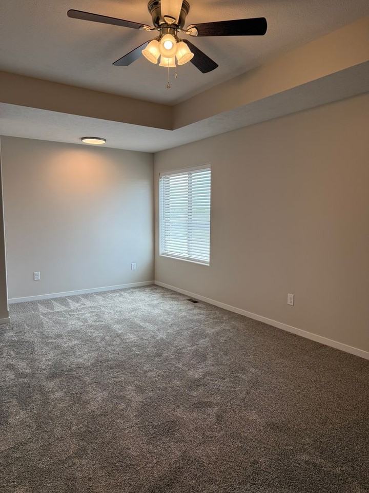 10740 N 149th St - Photo 2 of 24