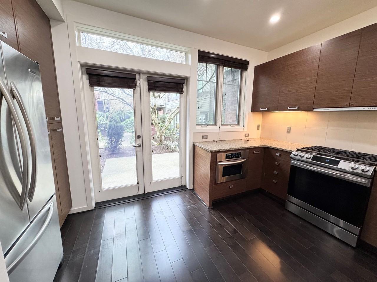 1200 Bellevue Way Ne - Photo 6 of 35