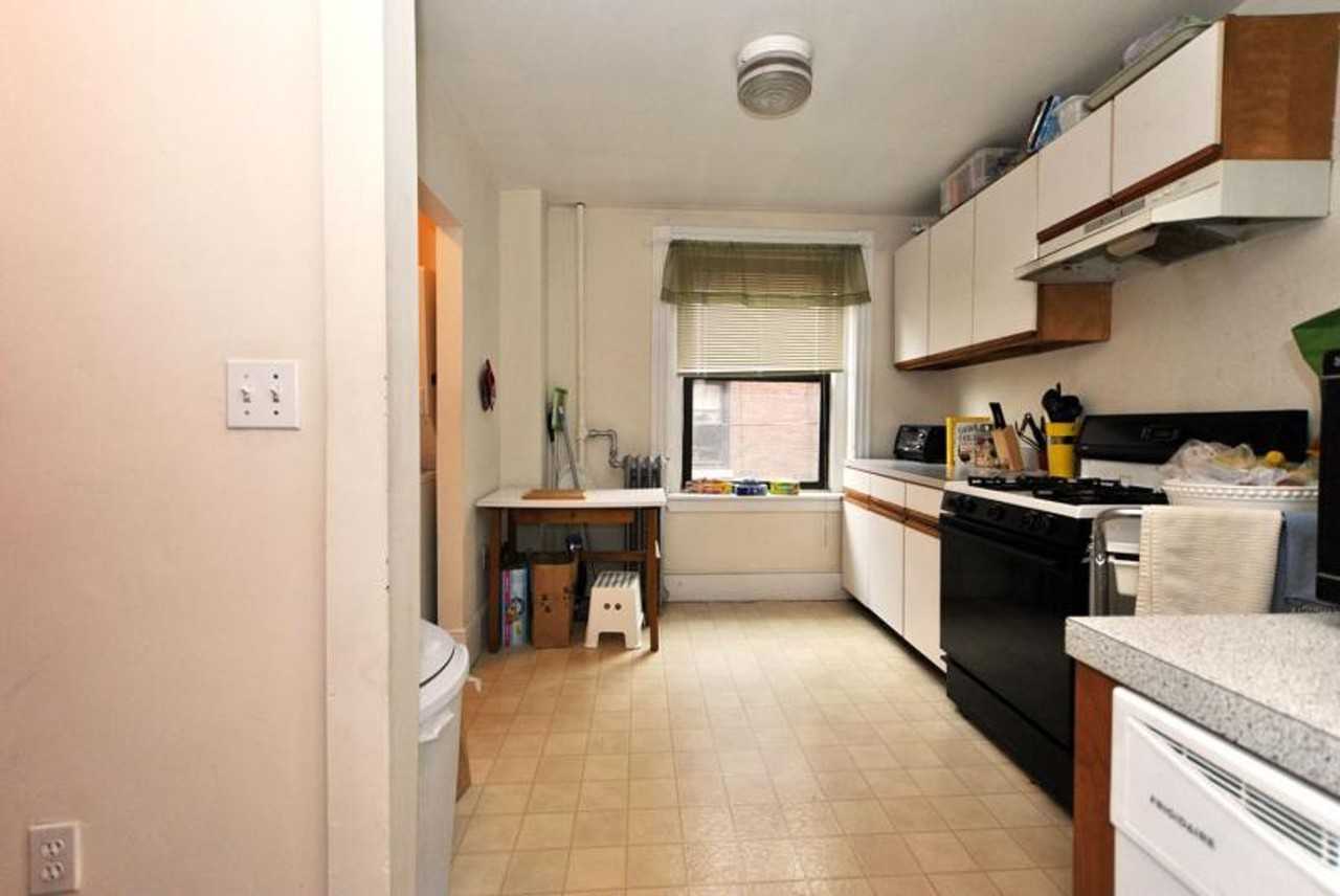 26 Linden St - Photo 3 of 10