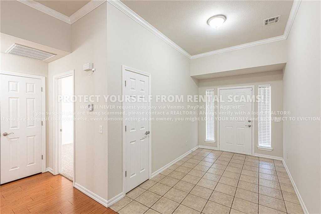 3806 Sw Hansom Loop - Photo 4 of 18