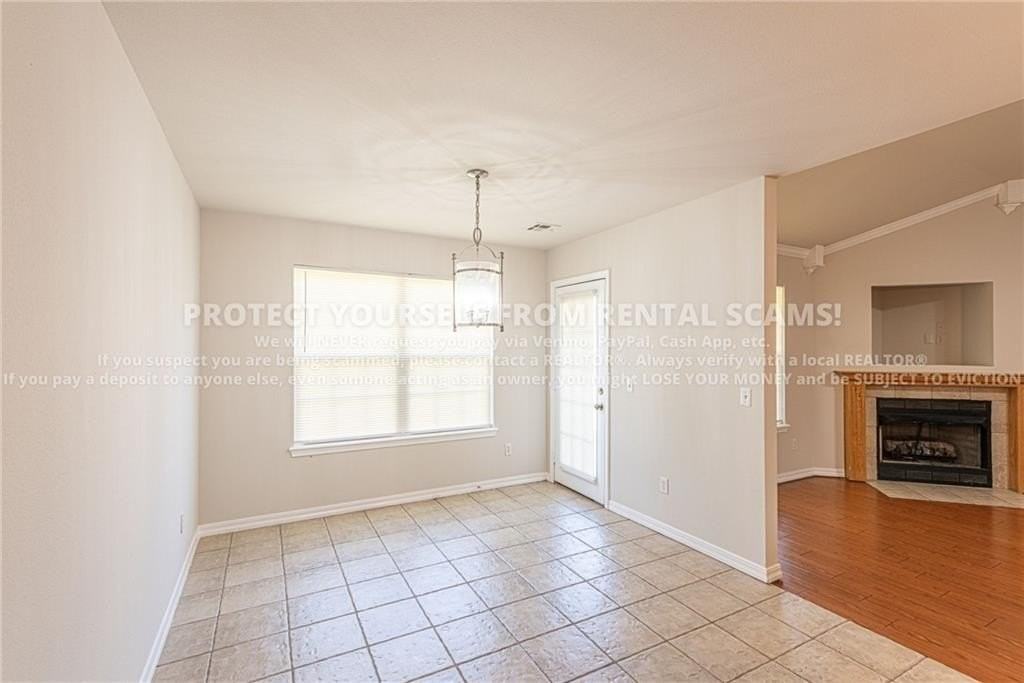 3806 Sw Hansom Loop - Photo 7 of 18