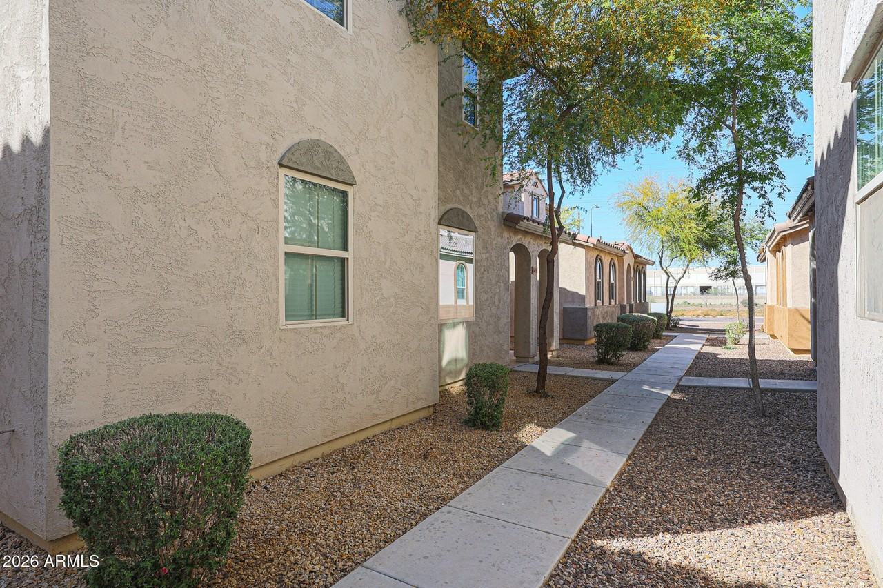 5458 W Fulton St - Photo 5 of 30