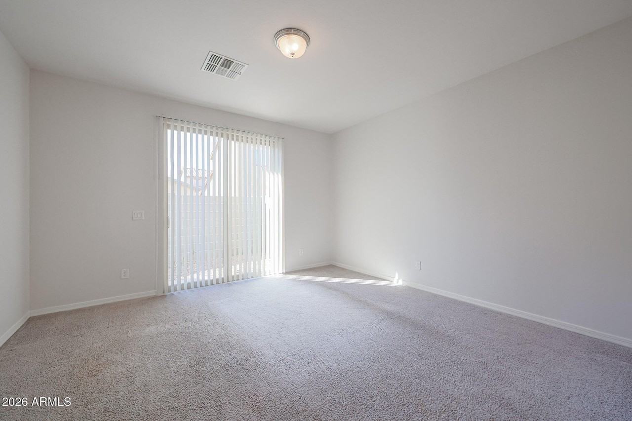 5458 W Fulton St - Photo 6 of 30