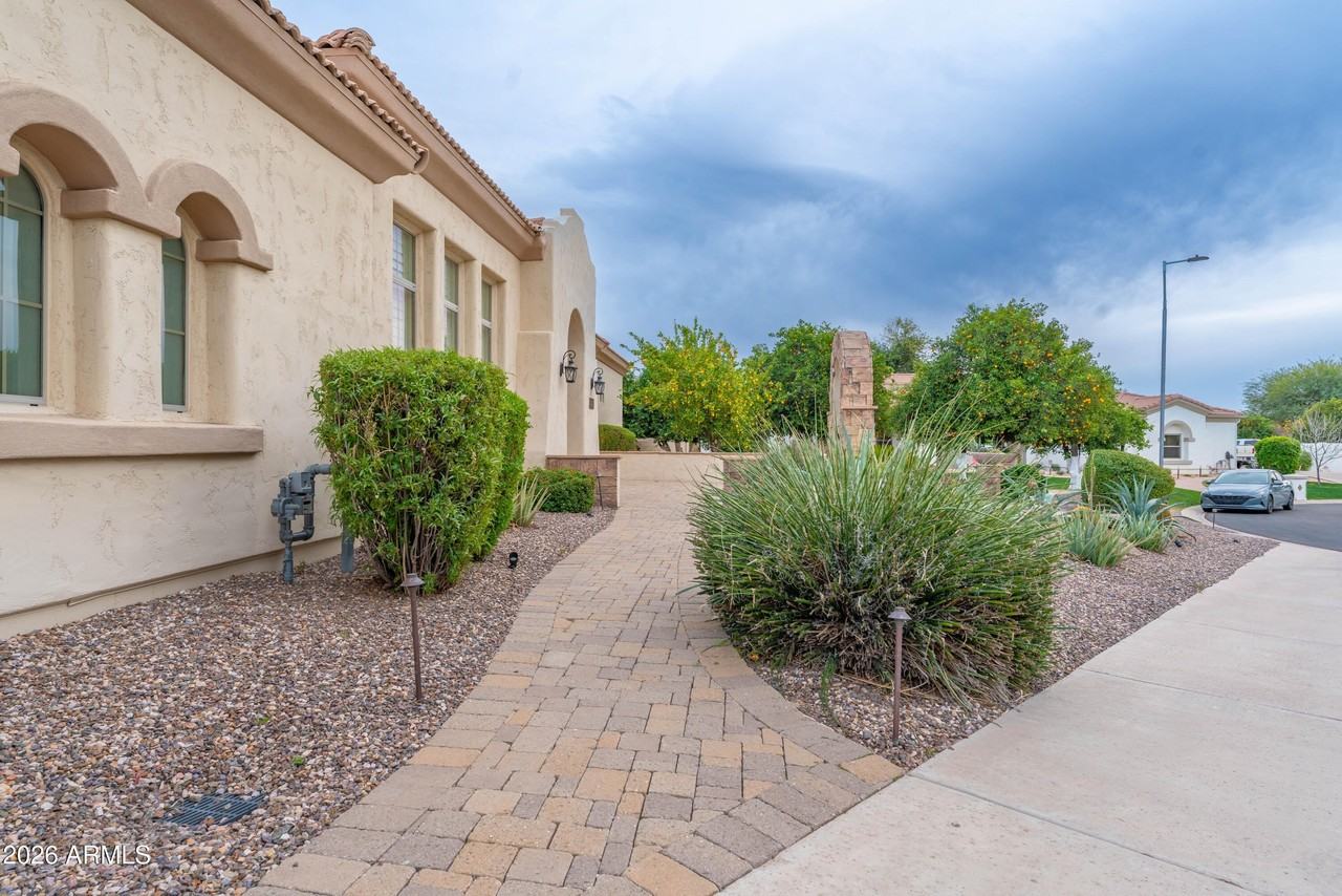 3552 E Jaeger Cir - Photo 5 of 50