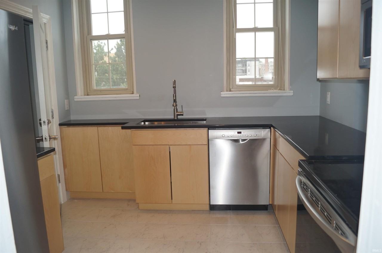 303 S Washington St #2 - Photo 2 of 11