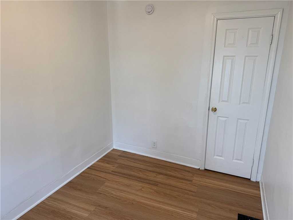 355 Caroline St - Photo 5 of 23