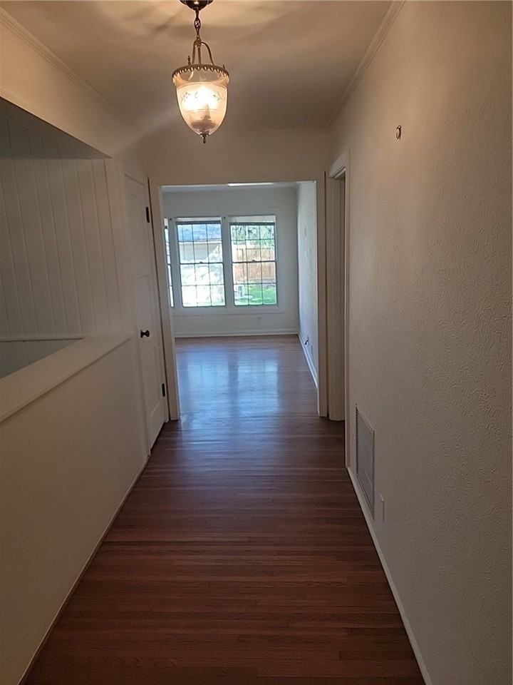 114 Rainbow Ln - Photo 3 of 21