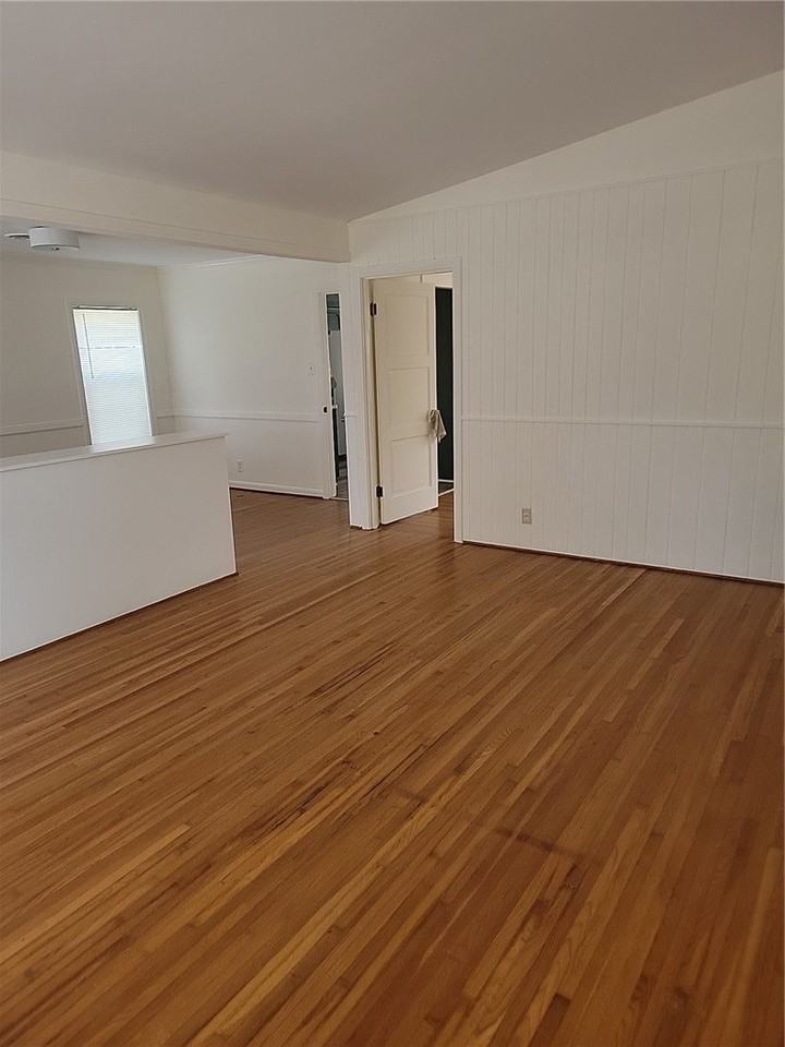 114 Rainbow Ln - Photo 7 of 21