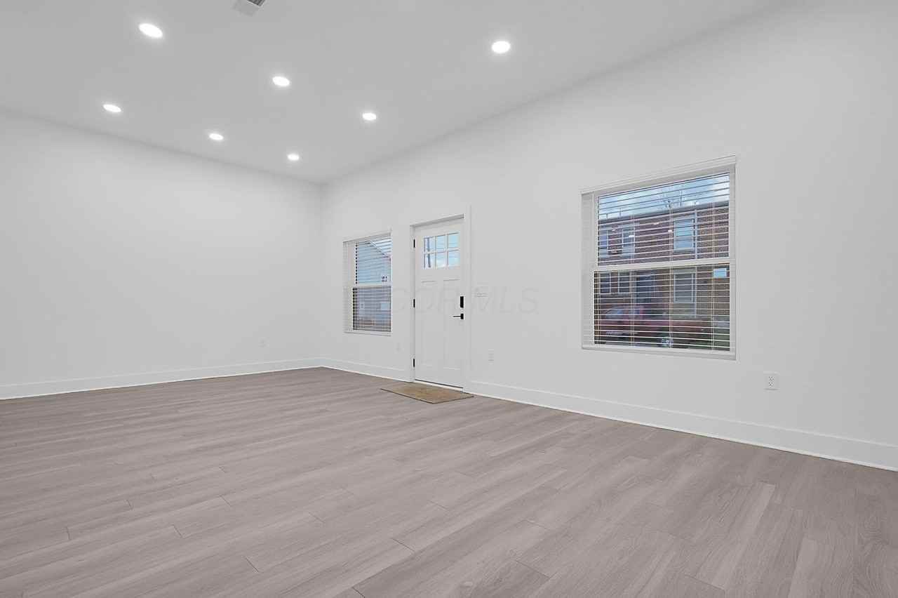 936 Wagner St - Photo 4 of 24