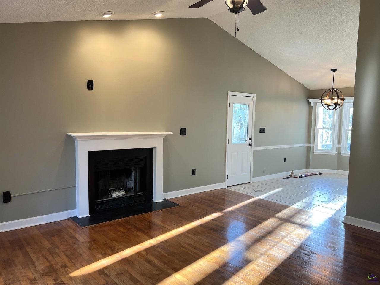 981 Santa Fe Trl - Photo 7 of 26