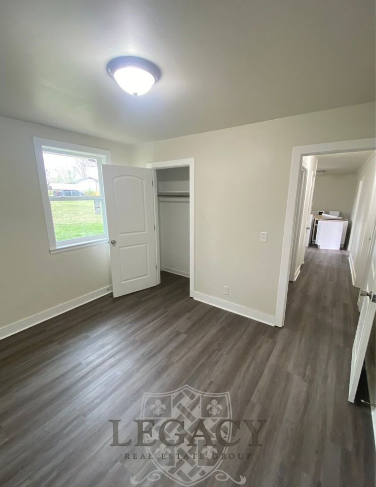 7104 White Oak Dr #1 - Photo 3 of 12