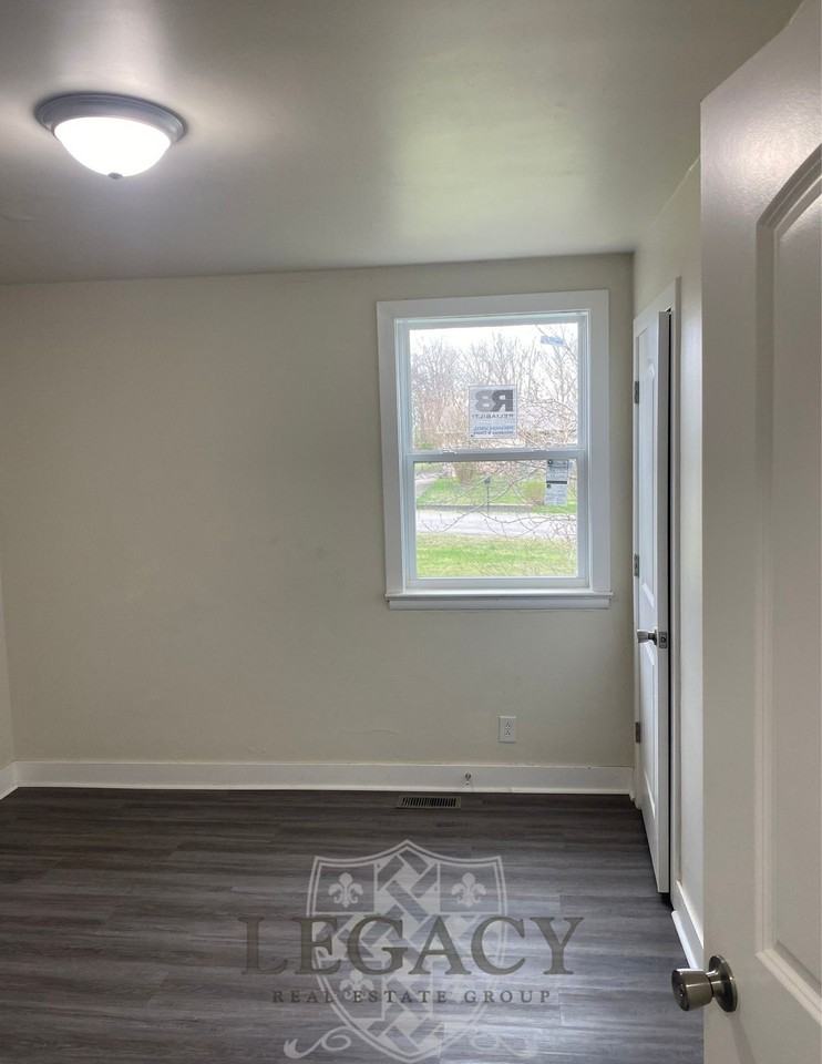 7104 White Oak Dr #1 - Photo 6 of 12