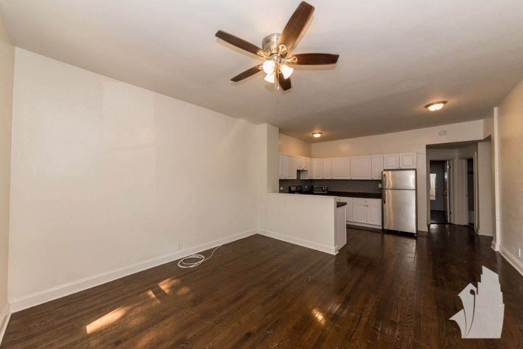 1415 W Hutchinson St - Photo 2 of 8