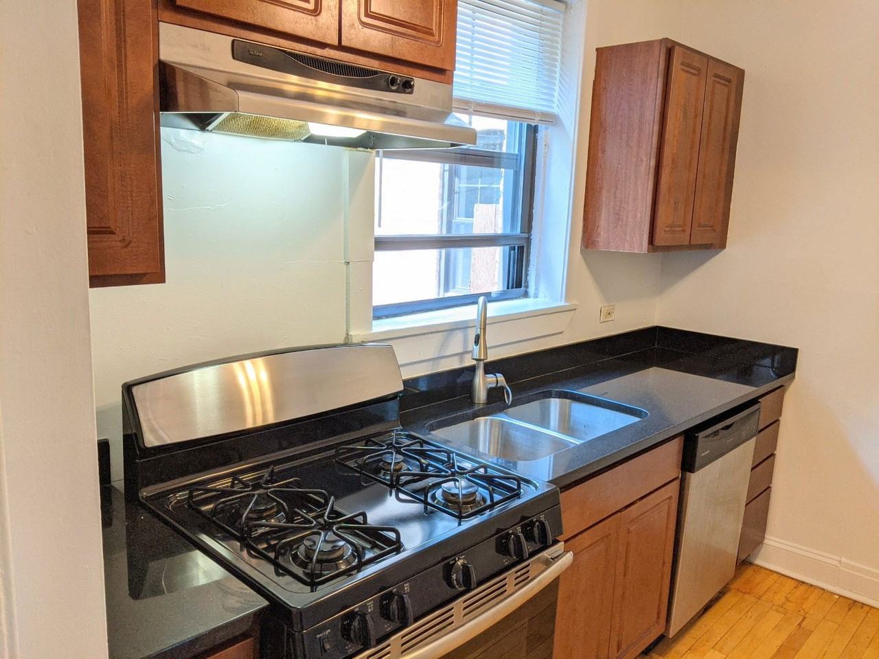 800 Sherman Ave - Photo 3 of 8