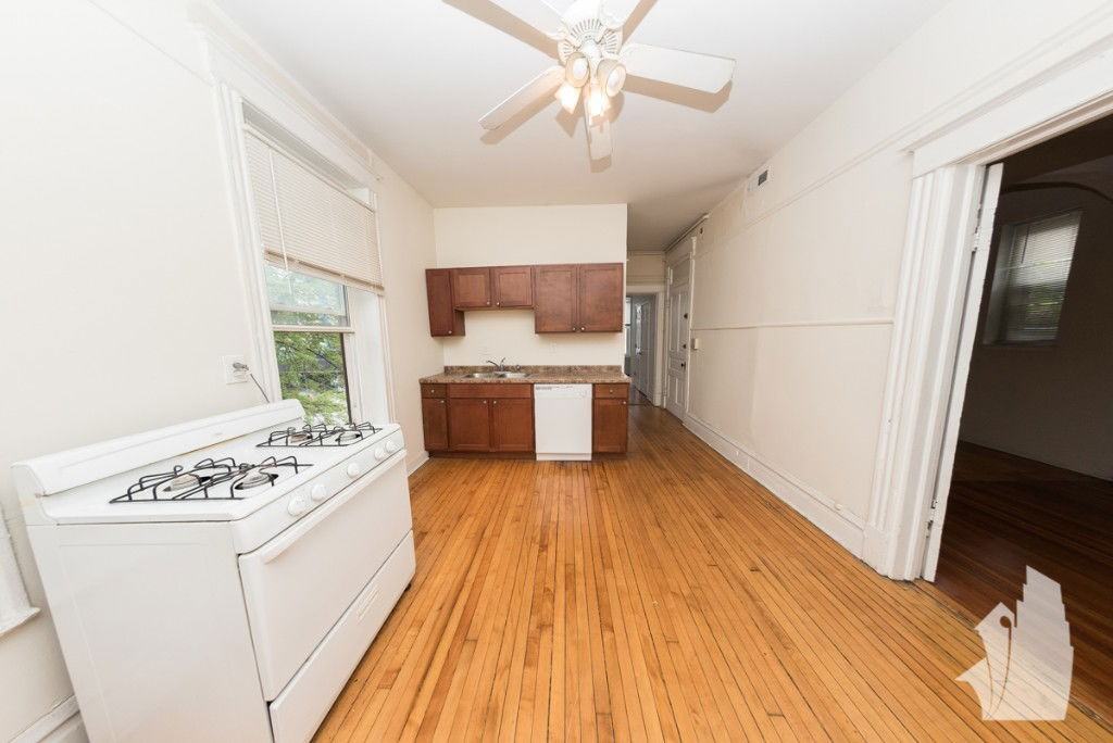 2258 N Southport Ave #2 - Photo 7 of 8