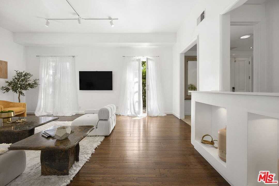 245 N Wetherly Dr - Photo 3 of 20