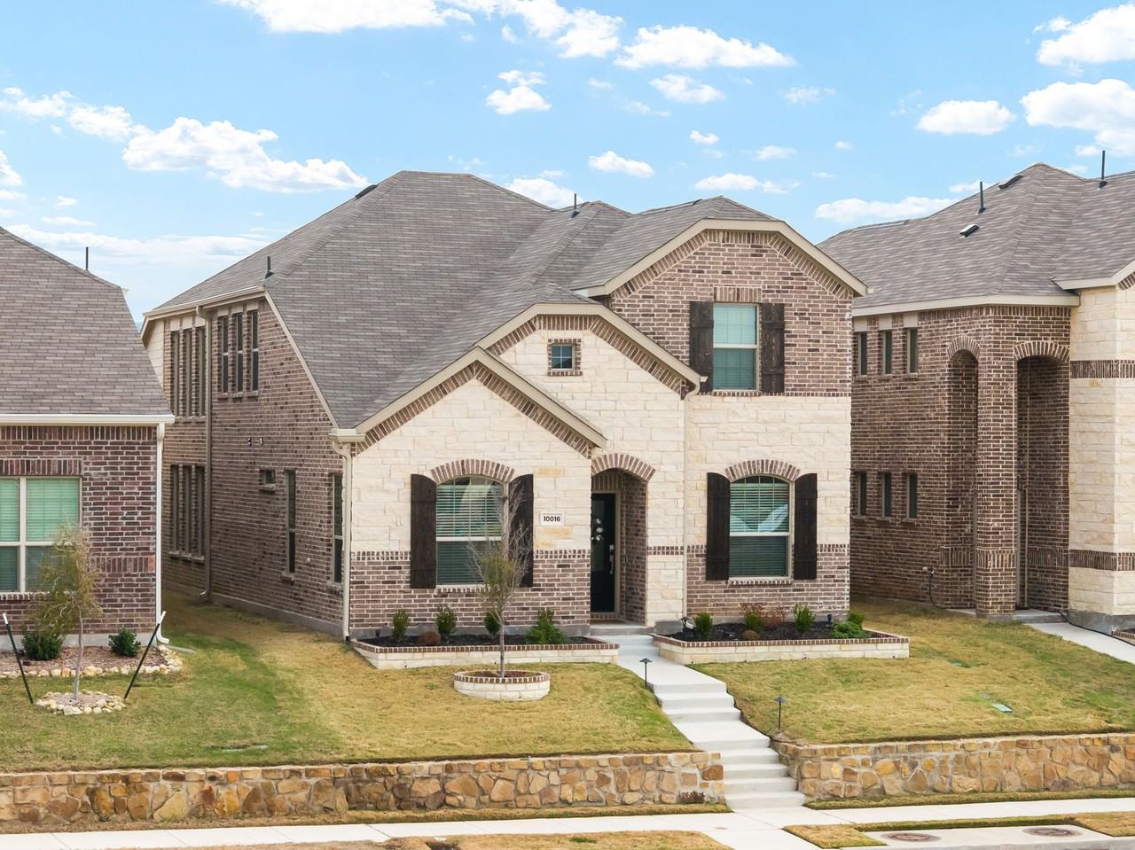 10016 Thornapple Rd - Photo 3 of 8