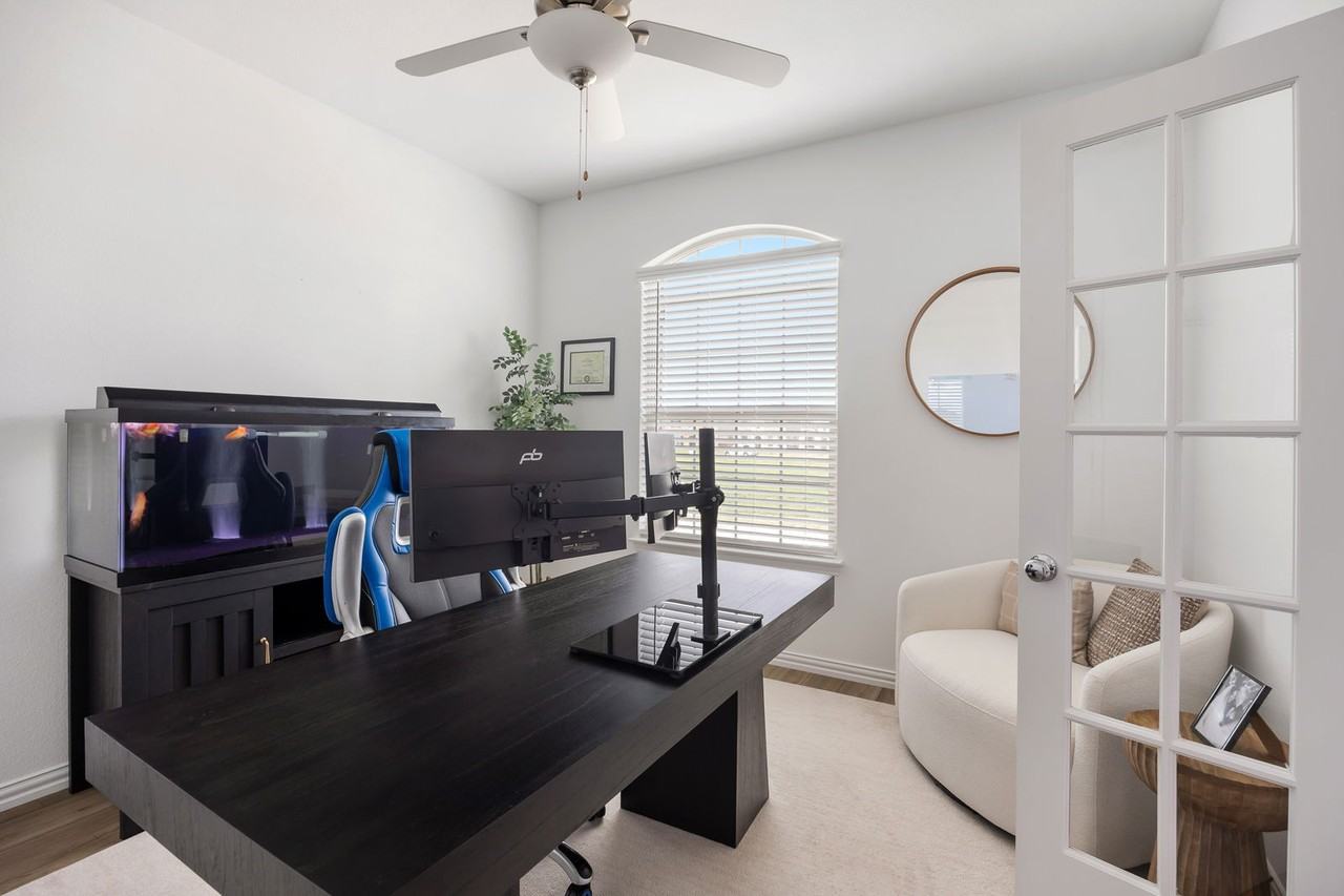 10016 Thornapple Rd - Photo 5 of 8