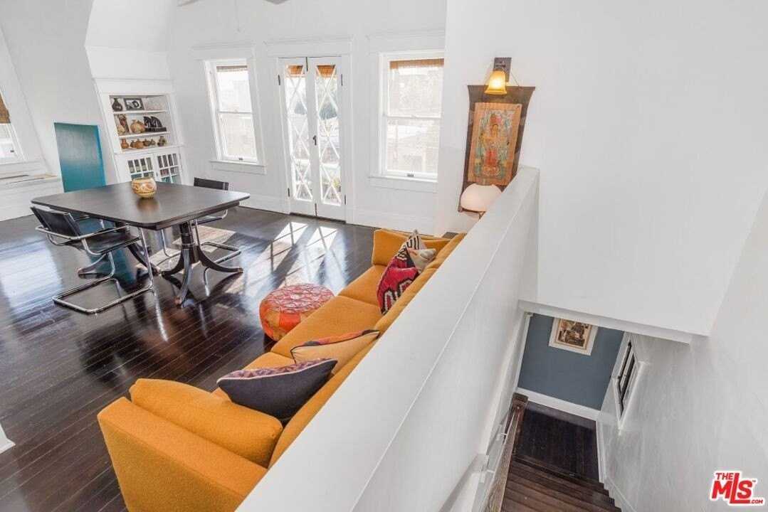 1315 1/2 Kellam Ave - Photo 3 of 12