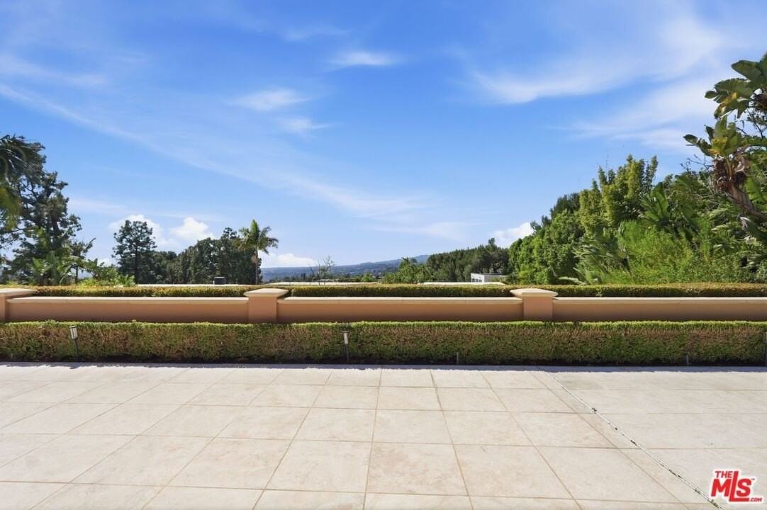 1831 Loma Vista Dr - Photo 3 of 21