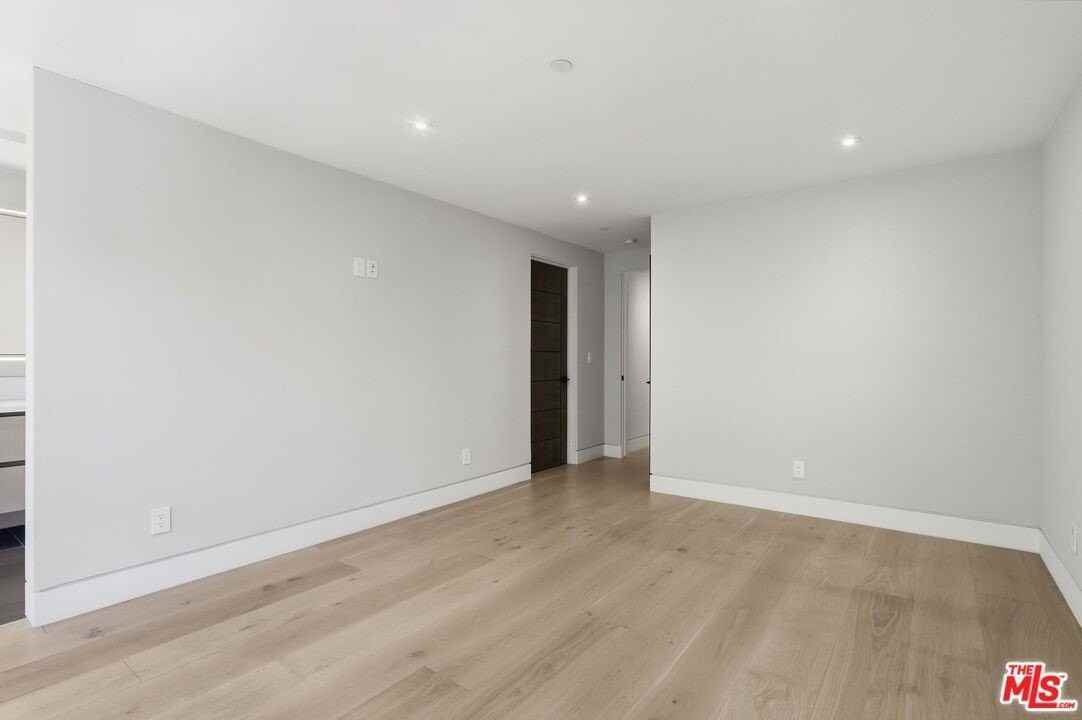 11769 Bellagio Rd - Photo 6 of 25